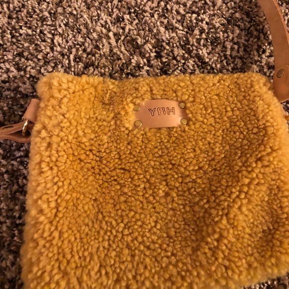 Your Bag of Holding YBH Golden Shearling Fannypack - Picture 3 of 5